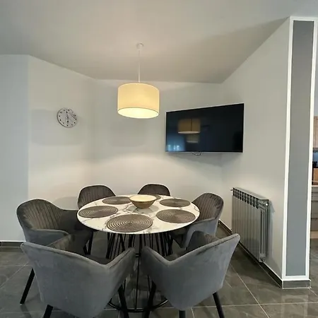 Apartament Stinjan *